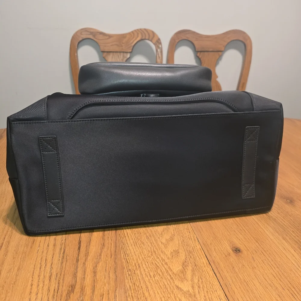 Monos Metro Duffel Black Vegan Leather Travel Bag Quicksnap Water Reaistant - Picture 9 of 16